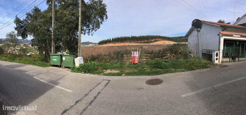 Terreno para construção numa localização calma com bons acessos - Grande imagem: 2/4