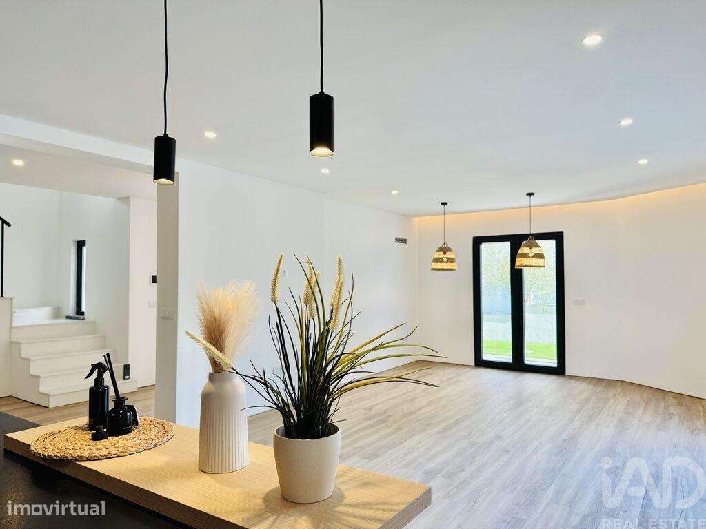 Casa / Villa T4 em Quinta do Conde de 141,00 m2 - Grande imagem: 4/24