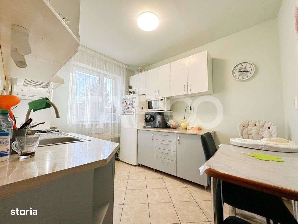 De vanzare apartament cu 2 camere decomandate cartierul Intre Lacuri - Imagine principală: 5/9