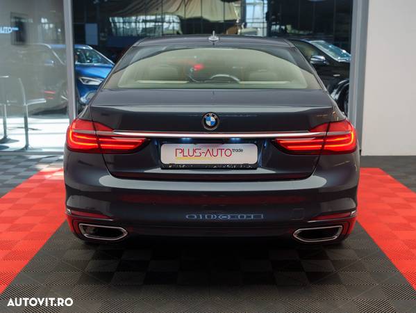 BMW Seria 7 730Ld xDrive - 32