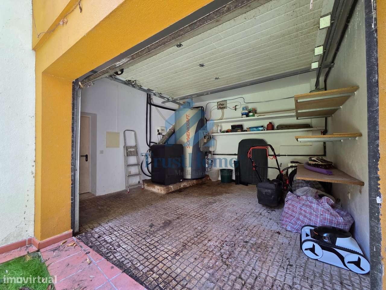 Moradia V5 com jardim, piscina e ginásio no centro de Coruche-27