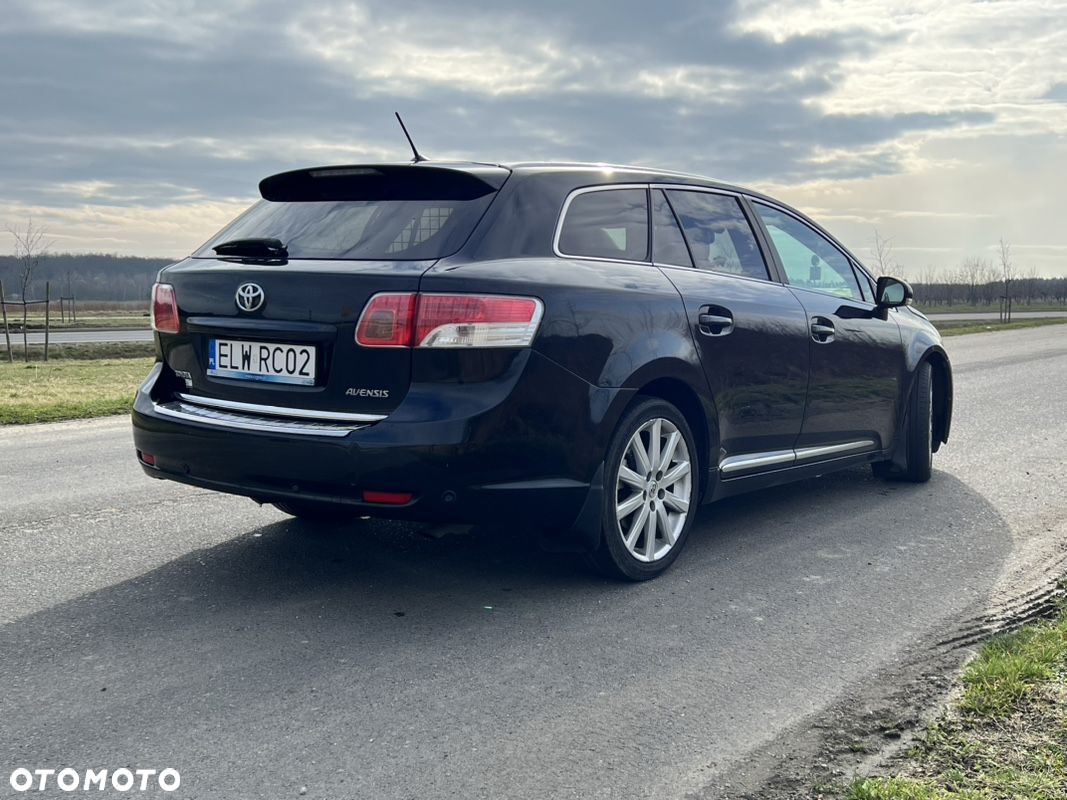 Toyota Avensis 2.2 D-4D Prestige - 8