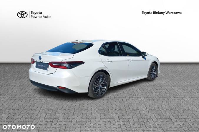 Toyota Camry - 5