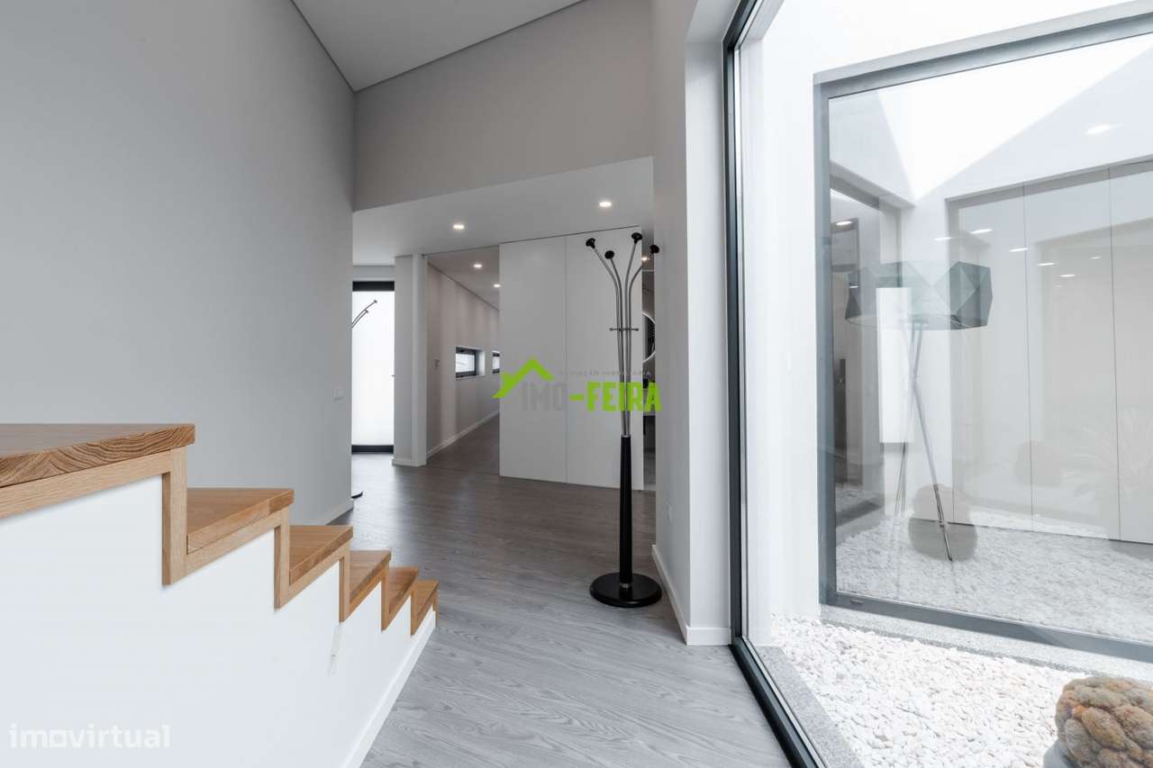 MORADIA LUXO COM PISCINA-24