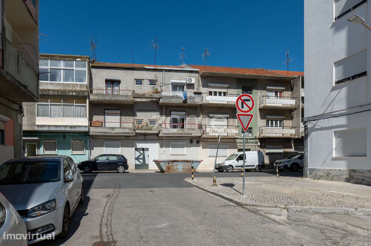 Apartamento T1+1 Baixa da Banheira-10