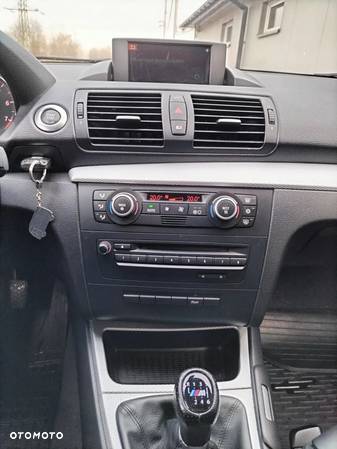 BMW Seria 1 120i Edition Sport - 11