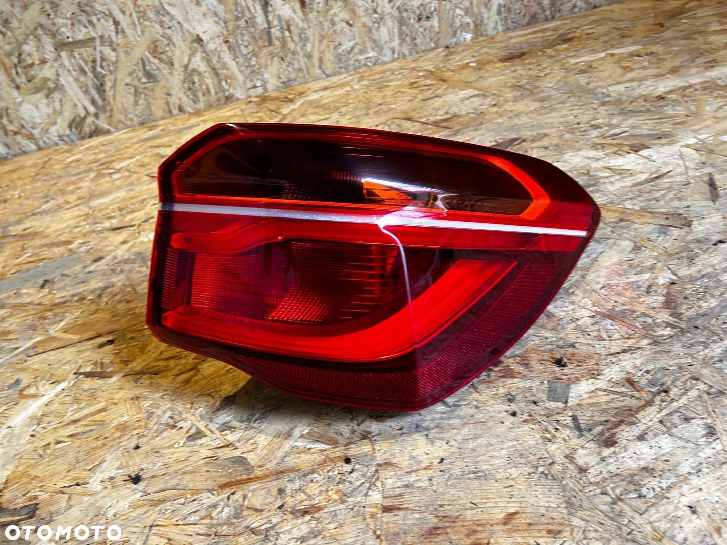 BMW X1 F48 LAMPA PRAWA TYŁ 7350716 EUROPA - 1