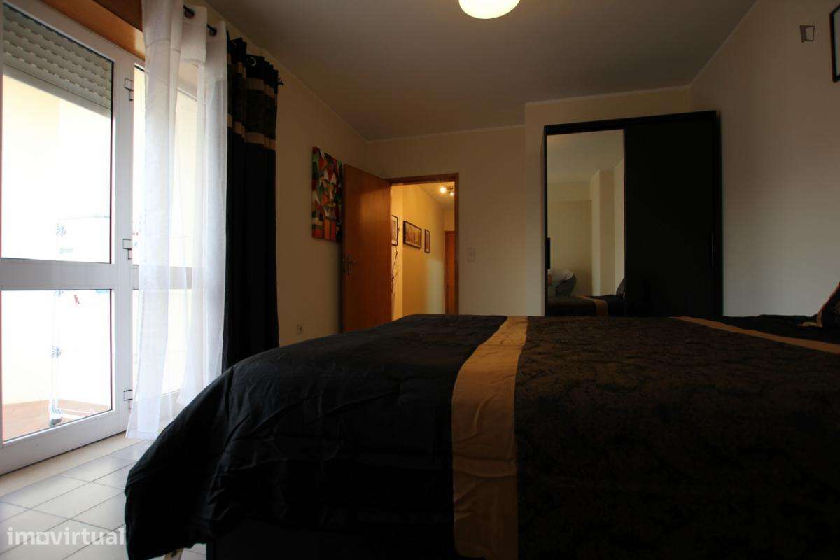 Quarto - localizado em Campanhã Porto - Grande imagem: 5/7