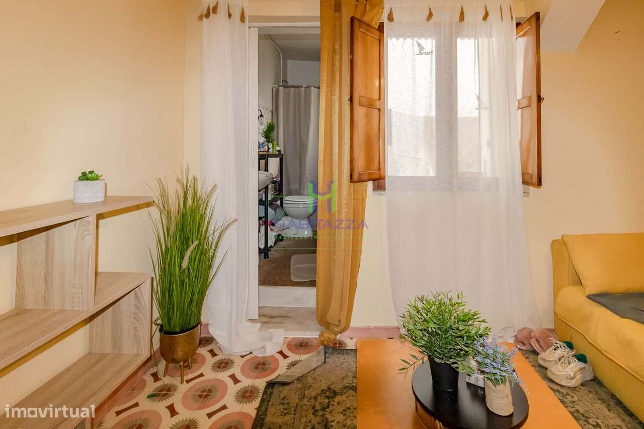 Moradia T2, com anexos e bom quintal, no coração da Praia da Luz-28