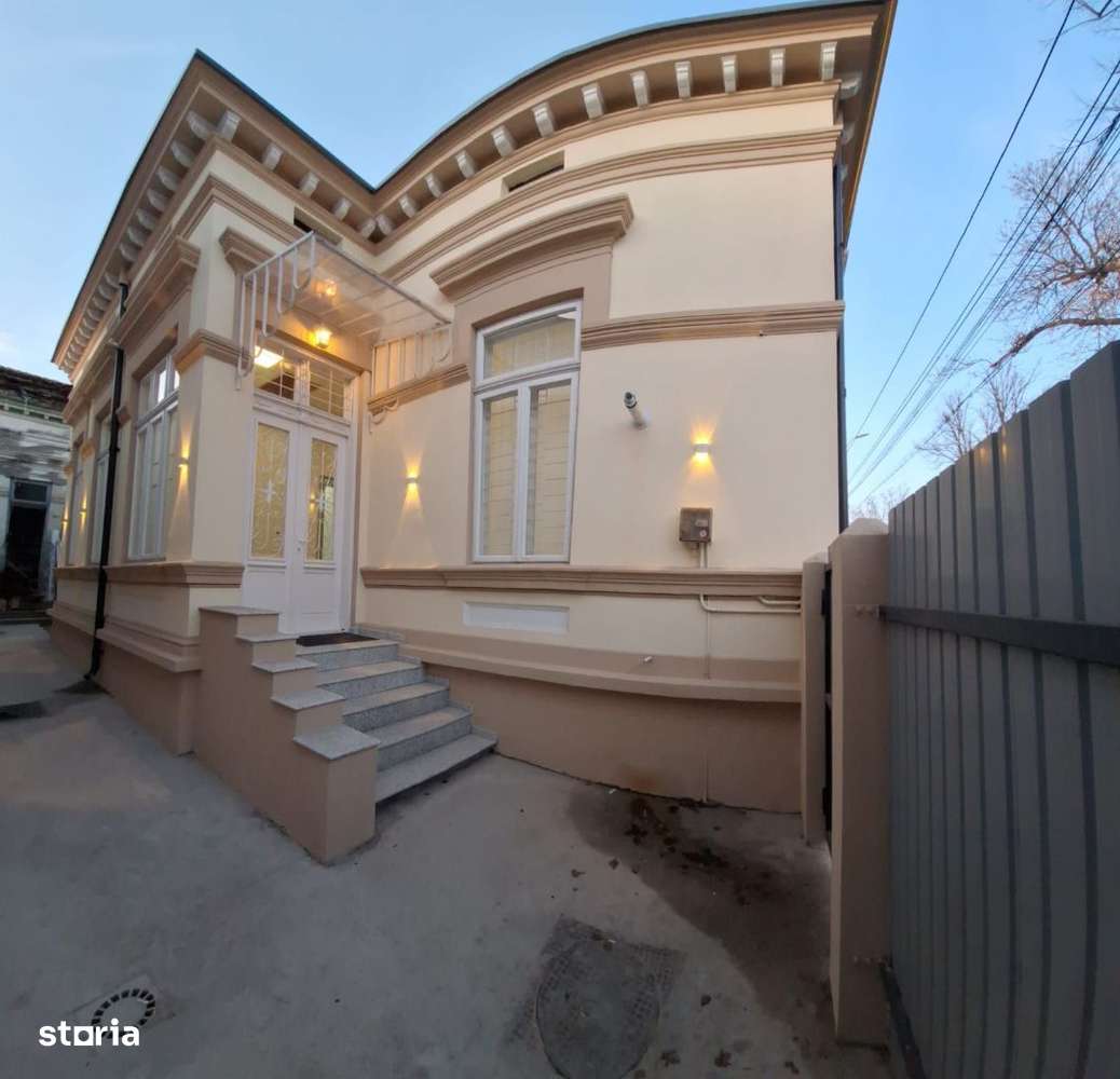 De Vanzare Casa- Spatiu Comercial zona Centrala - Imagine principală: 1/6