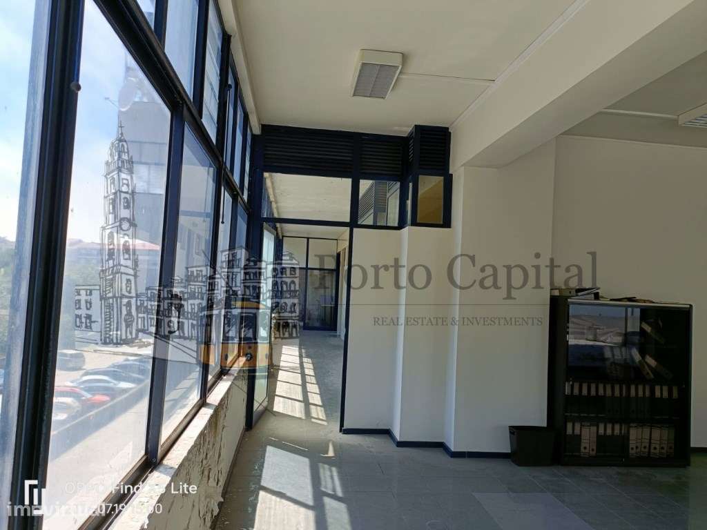 Excelente loja no coração do Campo Alegre, com 150m² e duas casas d... - Grande imagem: 5/25