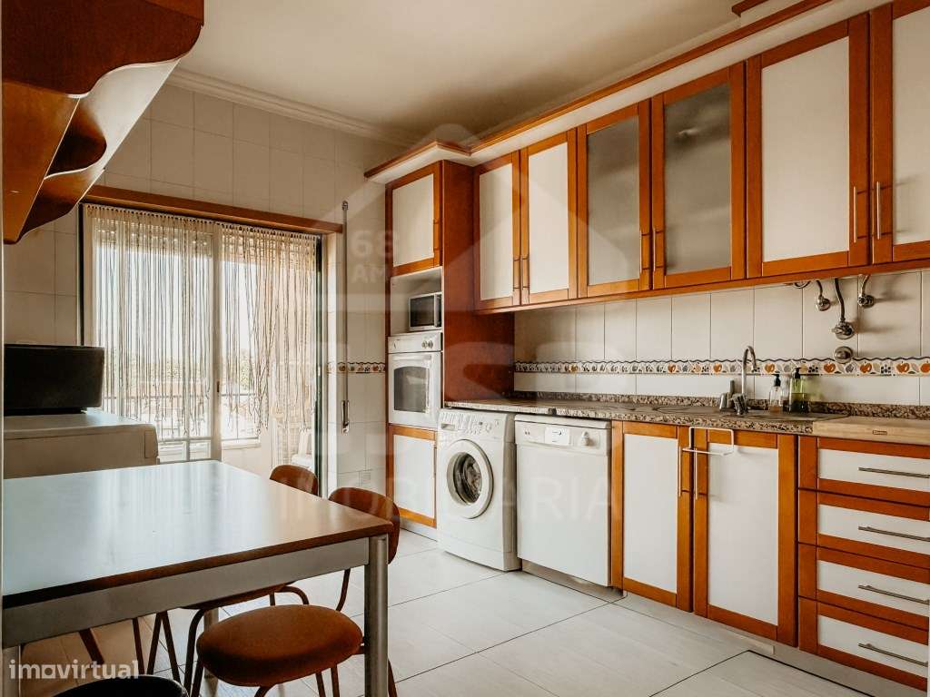 Apartamento T4 - Totalmente Central em Benavente-7