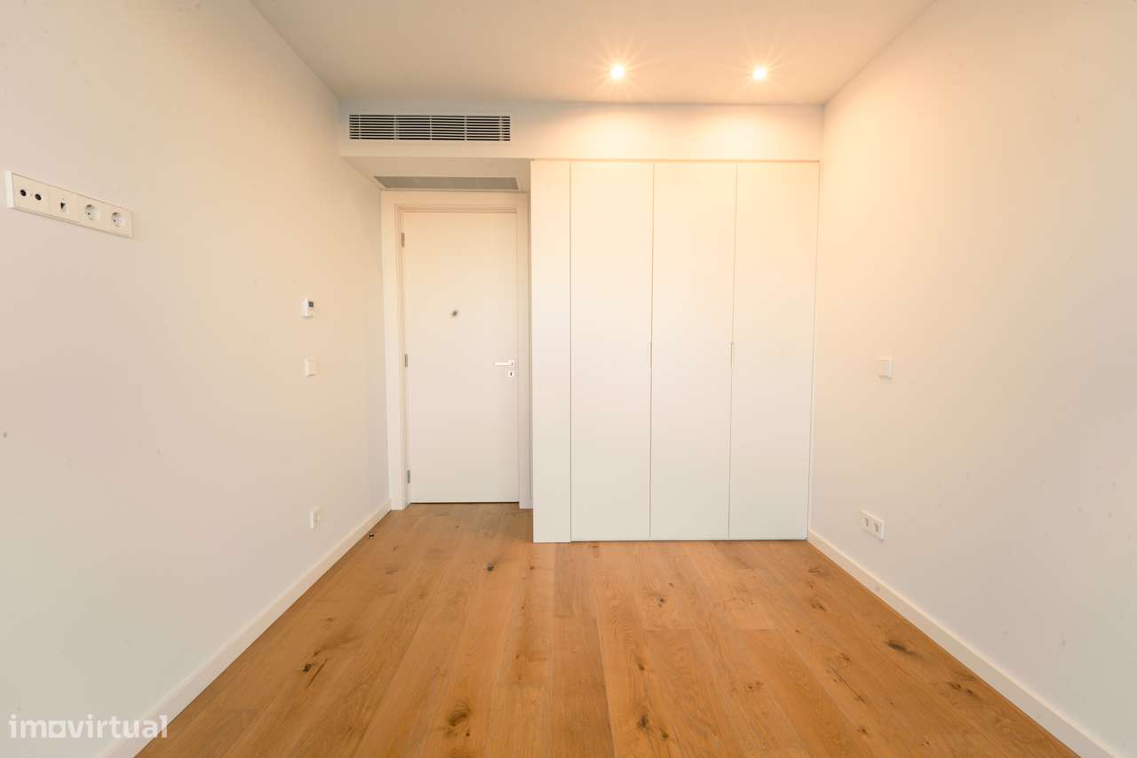 T2 Novo | 86 m² ABP | Varanda de 44 m² | Piscina Privativa Aquecida-17