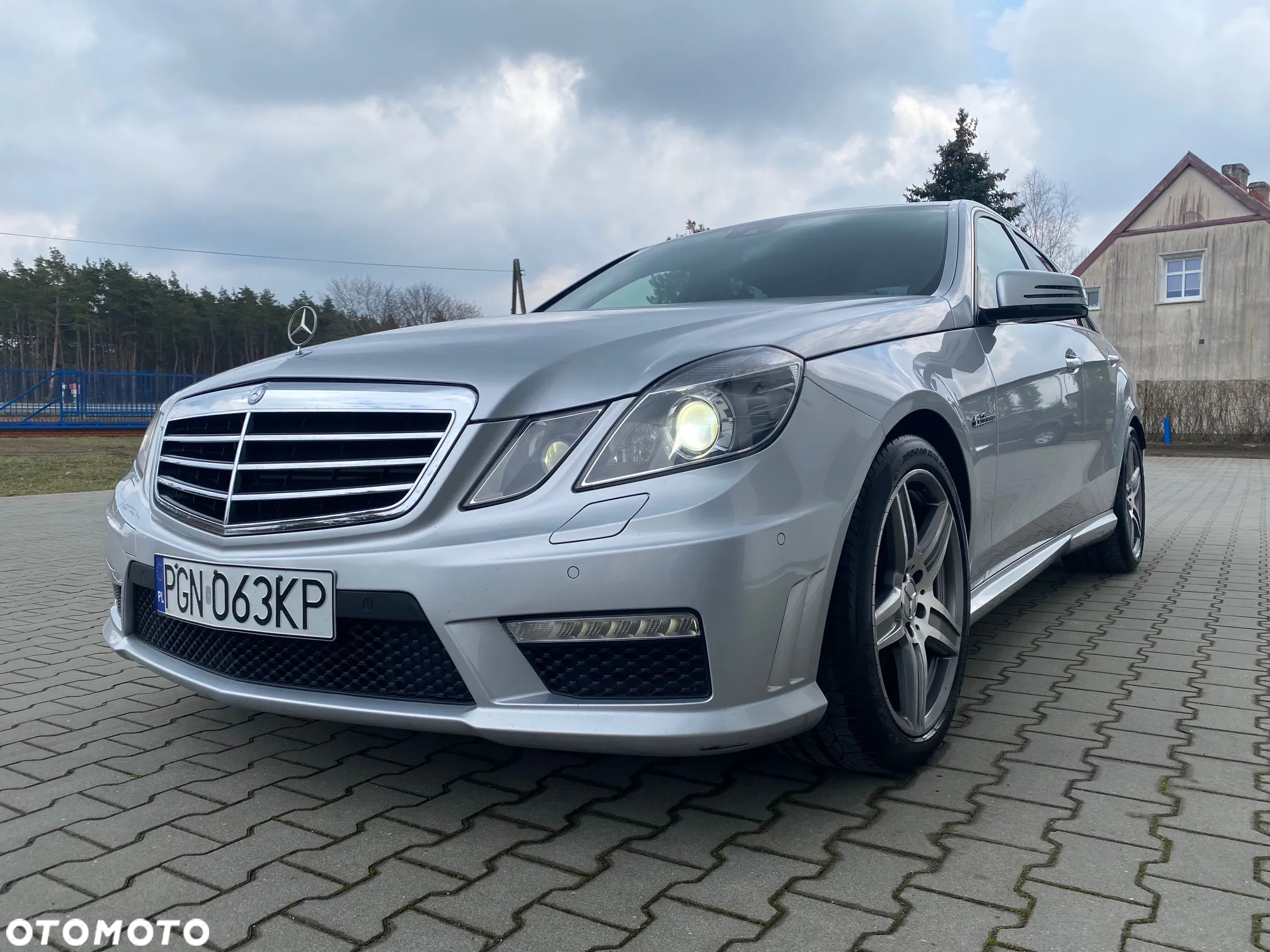 Mercedes-Benz Klasa E 63 AMG - 4