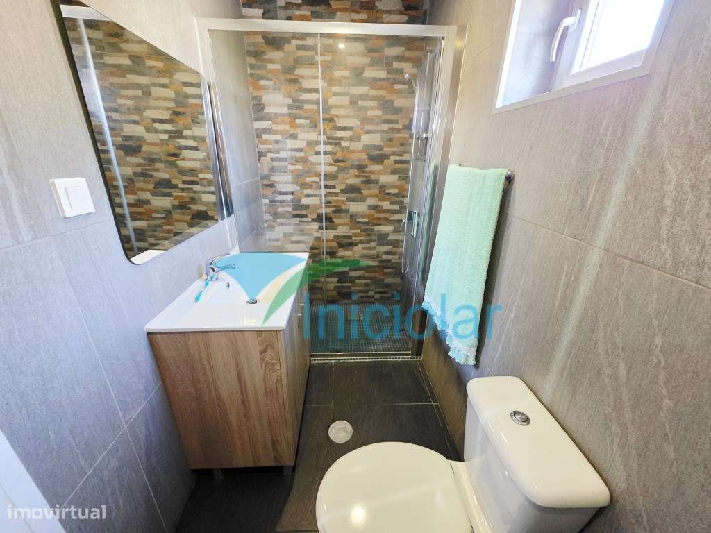 Moradia T3| 3 Frentes| Armazém| Centro de Sao Pedro da Cova-7