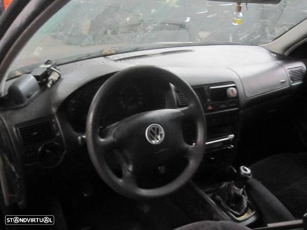 VW Golf IV Variant 1.4 16v de 2001 para peças - 5