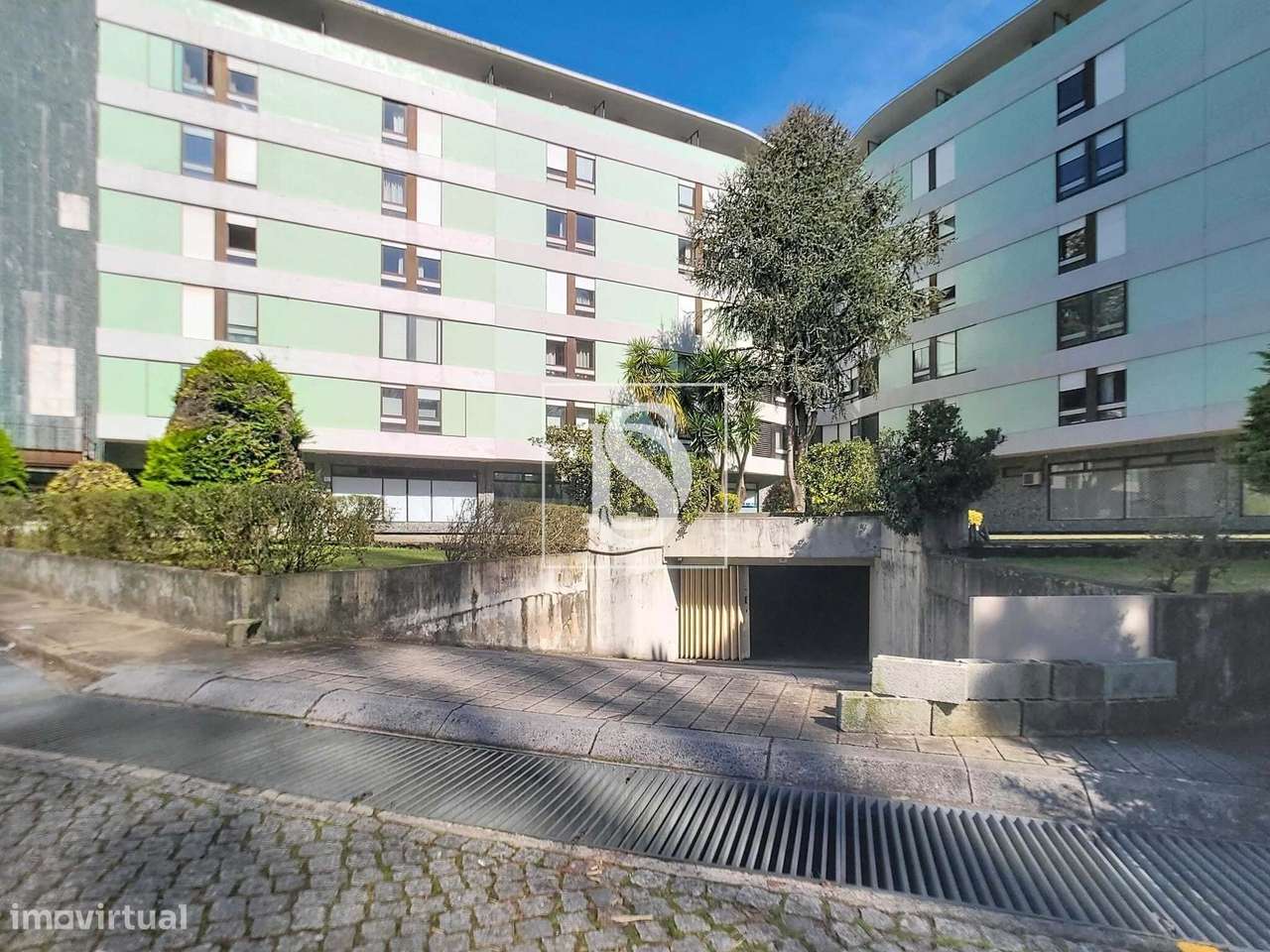 apartamento T1 com lugar de garagem e arrumo - Grande imagem: 2/22