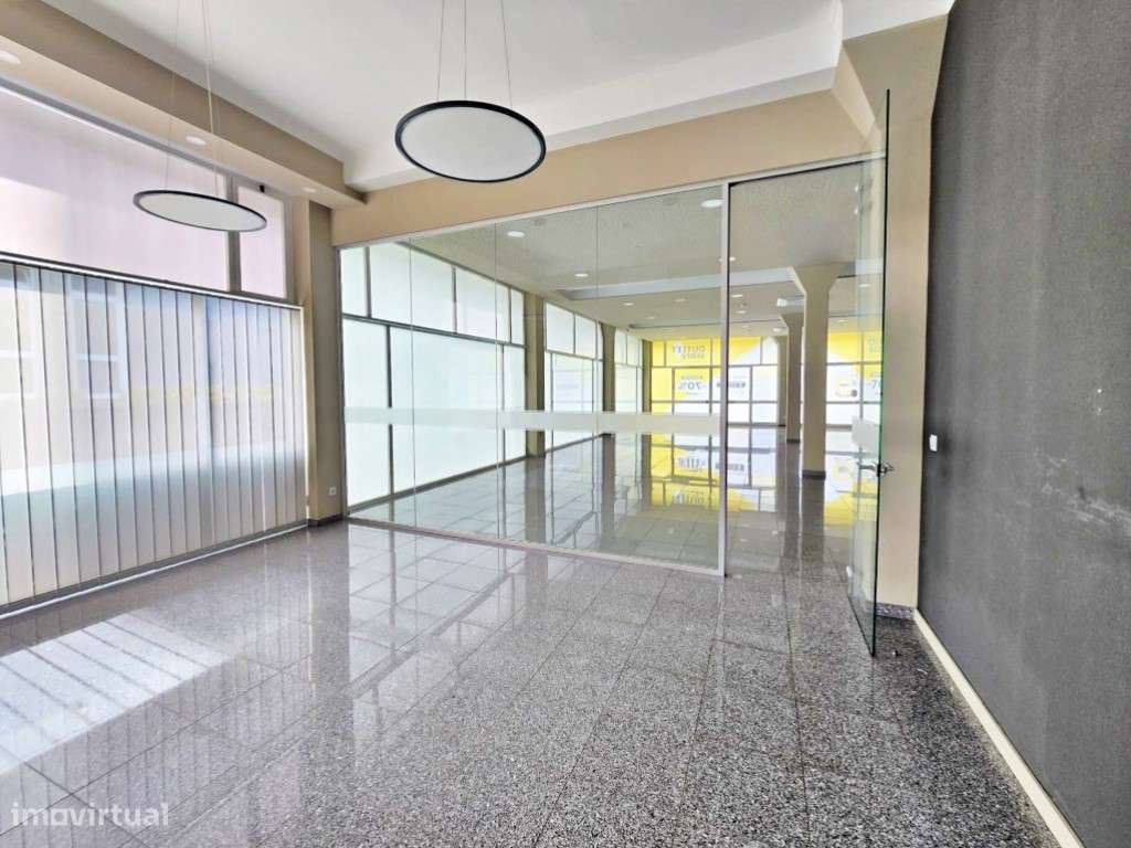 Loja no centro do Porto-6