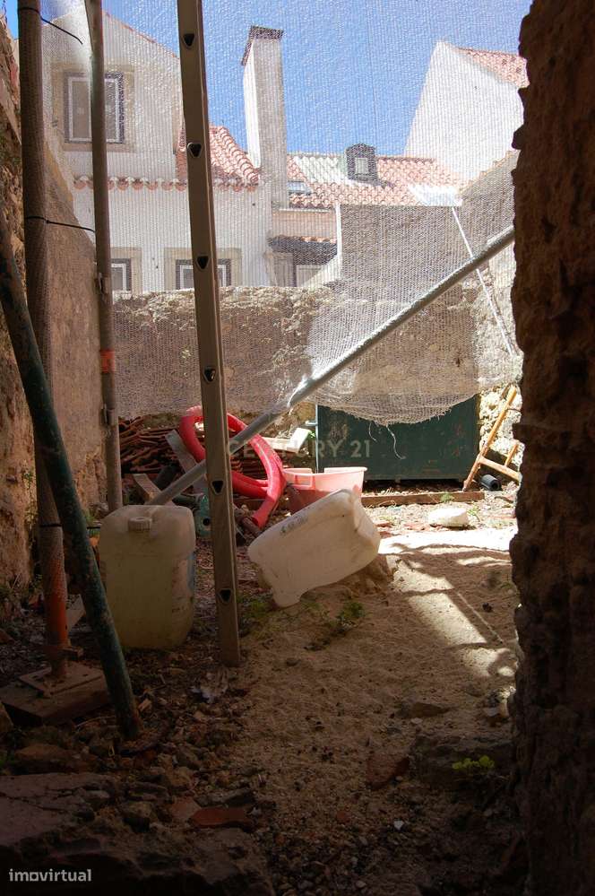 Prédio para investimento na Estrela em Lisboa-7