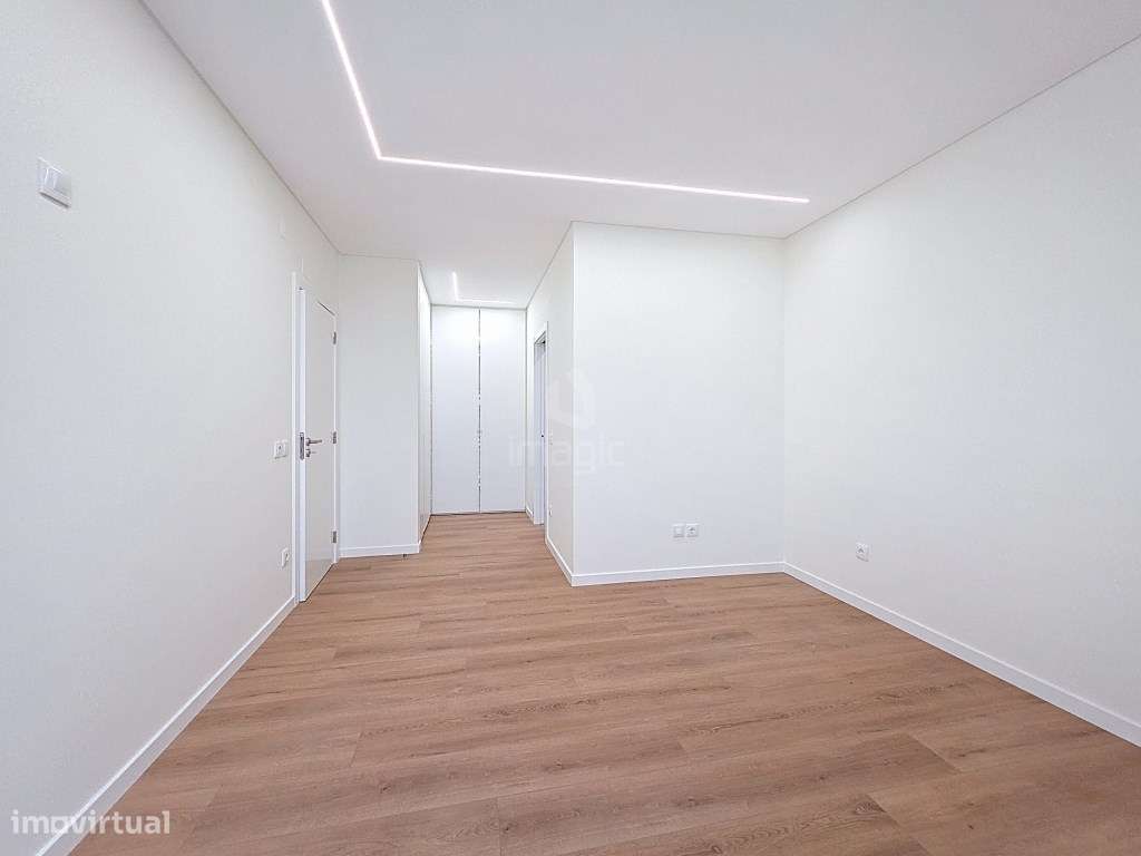 MORADIA T4 NOVA EM MAFRA.-23