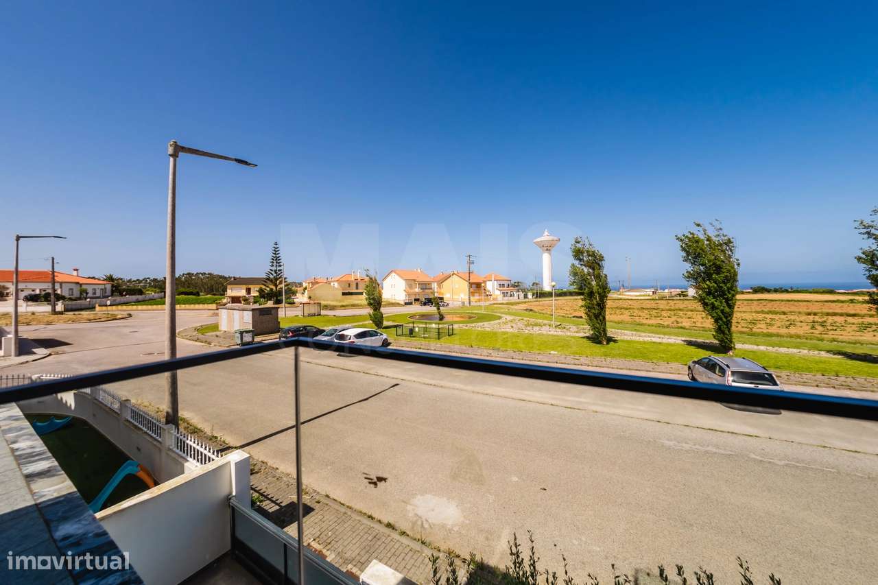 Moradia T3+2 Moderna com Vista Mar e Terraço Panorâmico-48