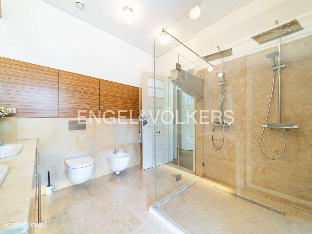 Apartamento T3+1 com Terraço Ajardinado na Avenida da Liberdade-17