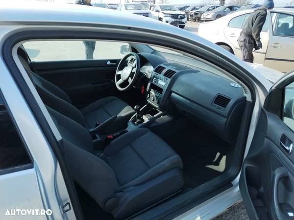 Dezmembram Volkswagen Golf 5 Coupe - 7