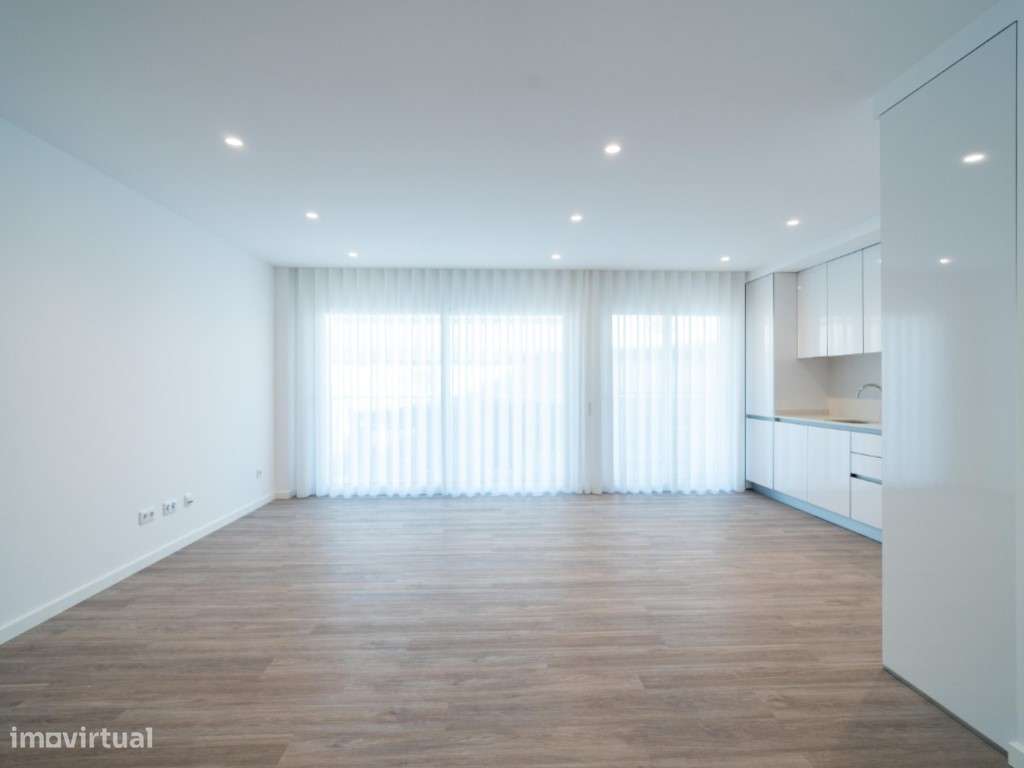 Viva junto ao mar: T2 com garagem e varanda a dois passos da praia,... - Grande imagem: 4/42