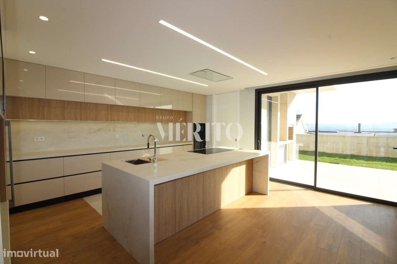 Moradias em Banda T3 - Grande imagem: 1/33