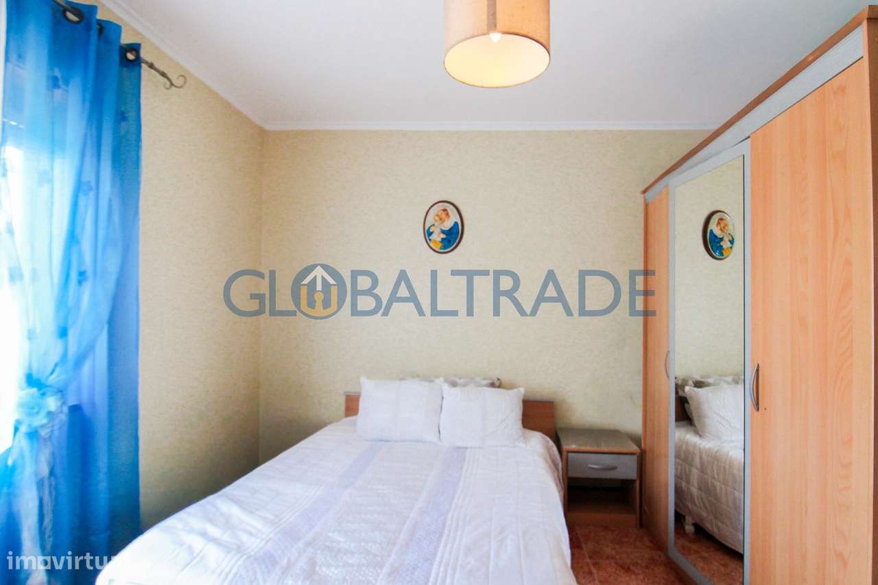 Moradia T2 com Terreno de 537m² e Potencial de Duas Habitações – Maia-30