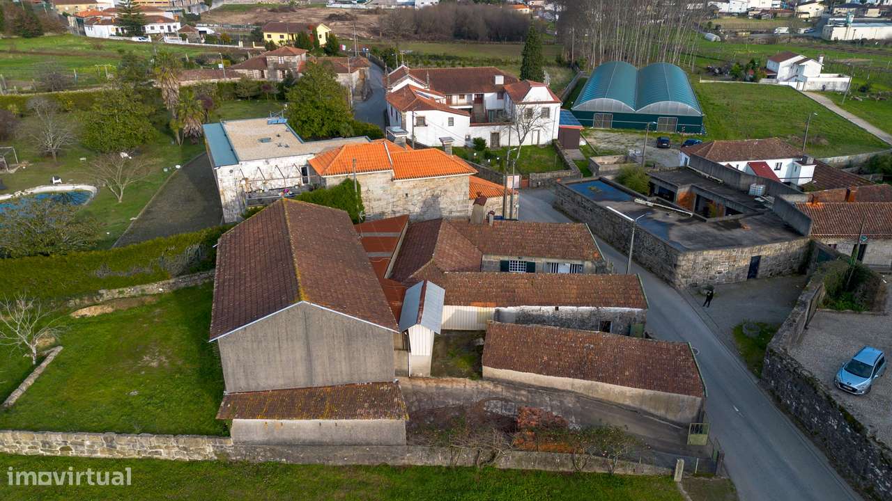 Moradia para Restaurar T4+2 Venda em Sobrosa,Paredes - Grande imagem: 3/29