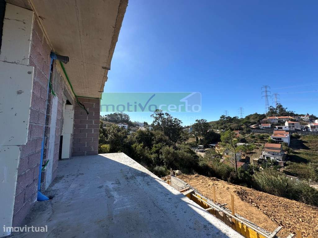 Moradia T4 Contemporânea com Piscina e Garagem - Almargem do Bispo-15
