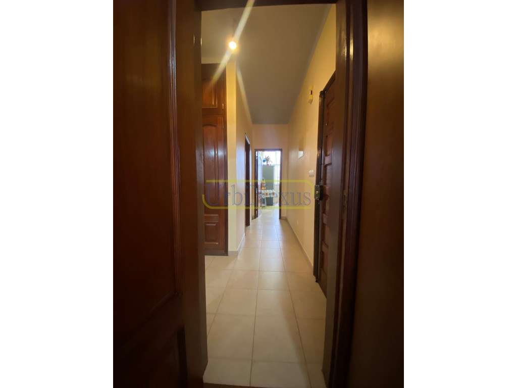 BAIXA DA BANHEIRA - T2 - 1º ANDAR-7