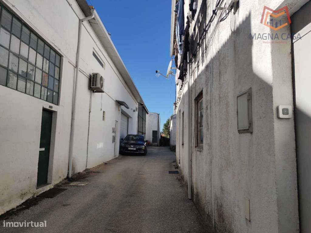 Moradia em Propriedade Total com 3 apartamentos T3, + 1 apartamento... - Grande imagem: 5/60