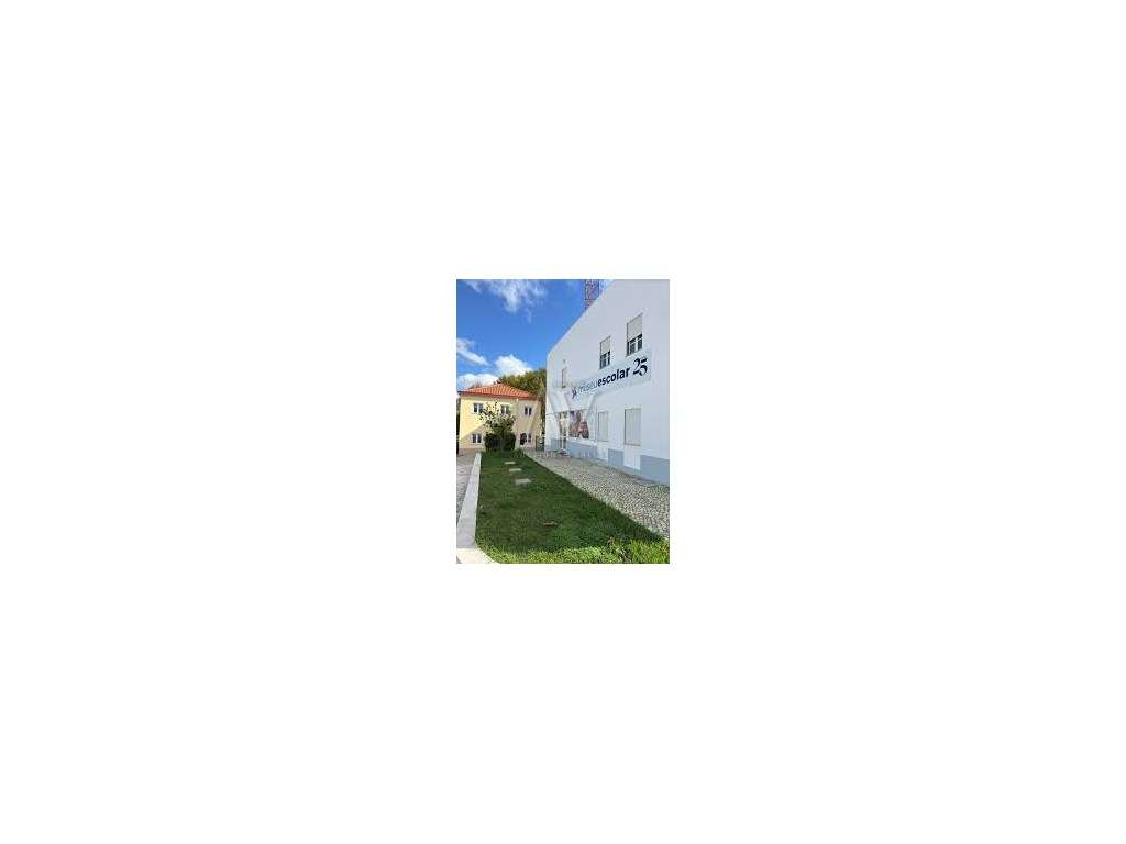T1 em Leiria com varandas e jardim privativo-23