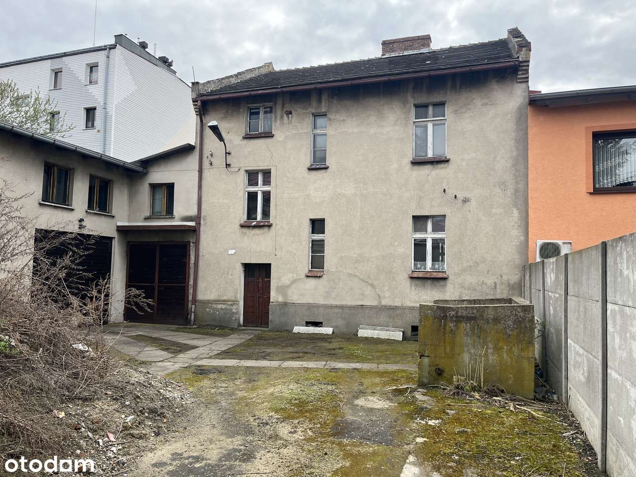 Lubliniec ul. Częstochowska Kamienica do remontu