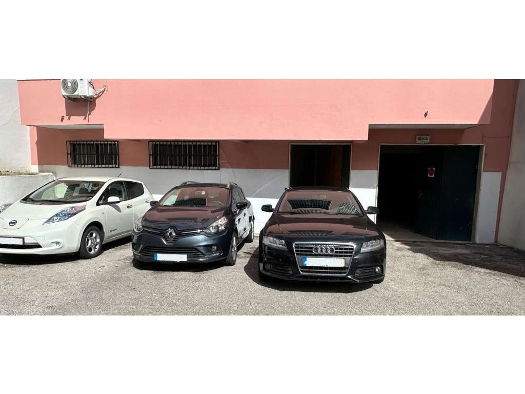 Armazém c/200m2 na Amadora-12