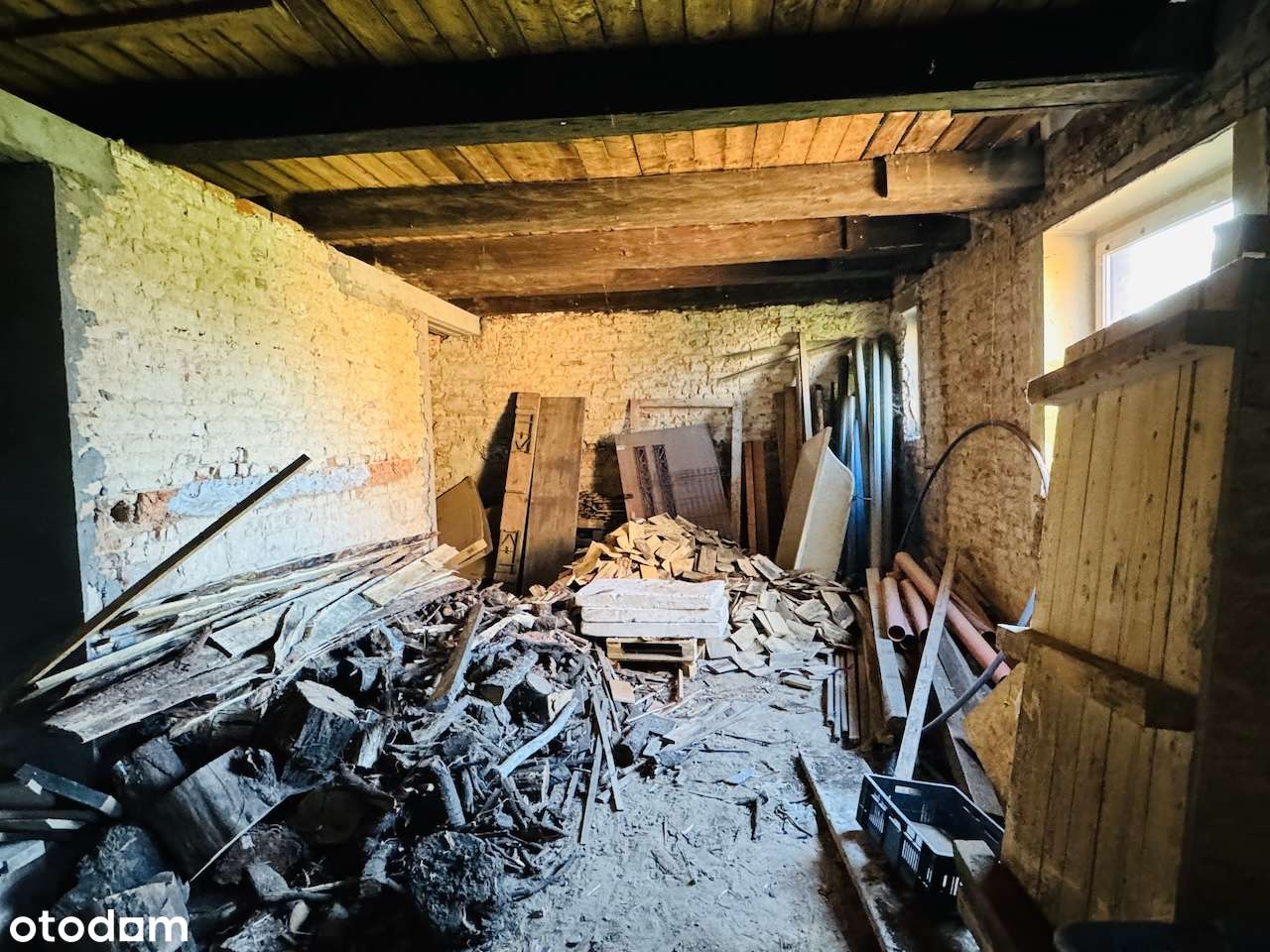 Klimatyczny dom z cegły z koncepcją adaptacji-17