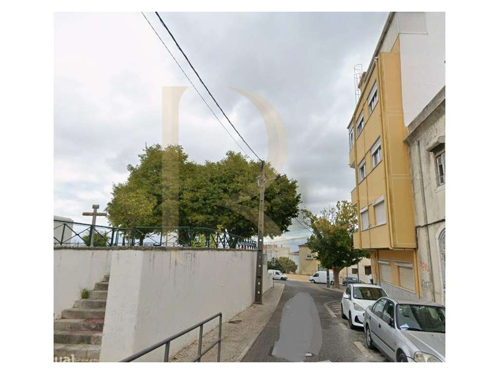 Apartamento T1 com logradouro em Almada - Grande imagem: 3/7