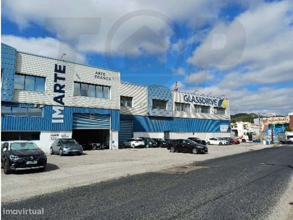 Armazém com 2 pisos e logradouro comum - Alverca - 630.000€ - Grande imagem: 5/22