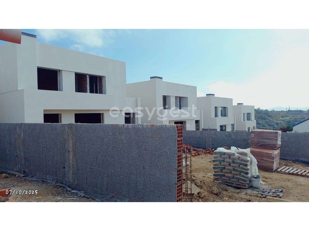 Moradia T4 em construção, Condomínio Fechado com Piscina Privativa ... - Grande imagem: 4/54