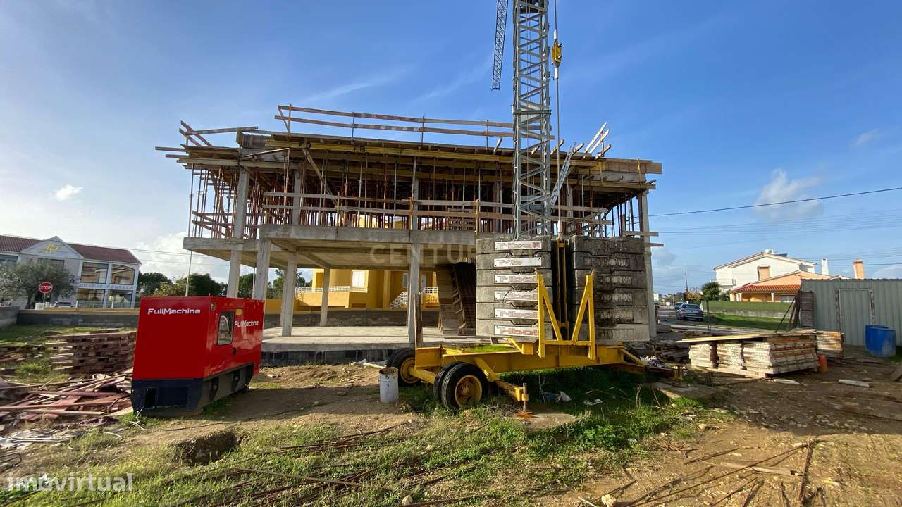 MORADIA CONTEMPORÂNEA T4 NOVA | VISTA ABERTA PARA O CASTELO | TOMAR - Grande imagem: 4/30