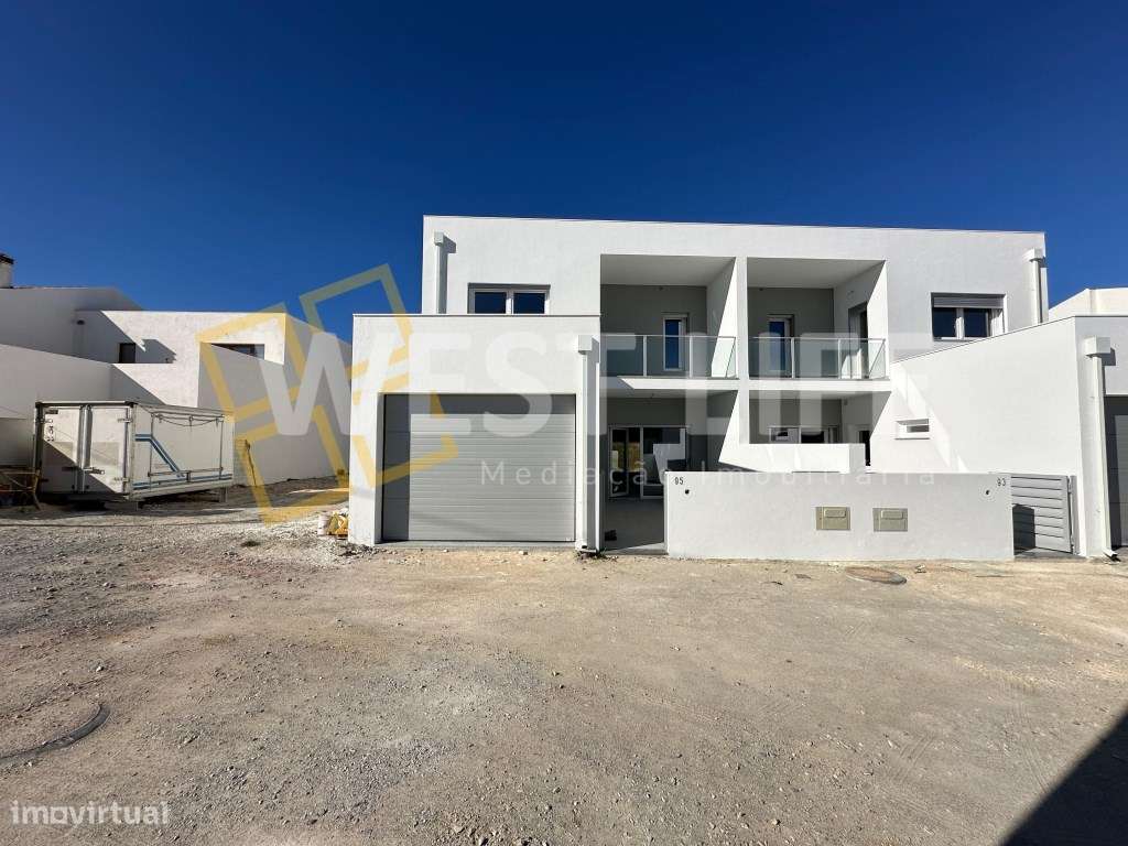 Moradia T3+1 NOVA com Suite e jardim com vista desafogada, ótima ex... - Grande imagem: 4/24