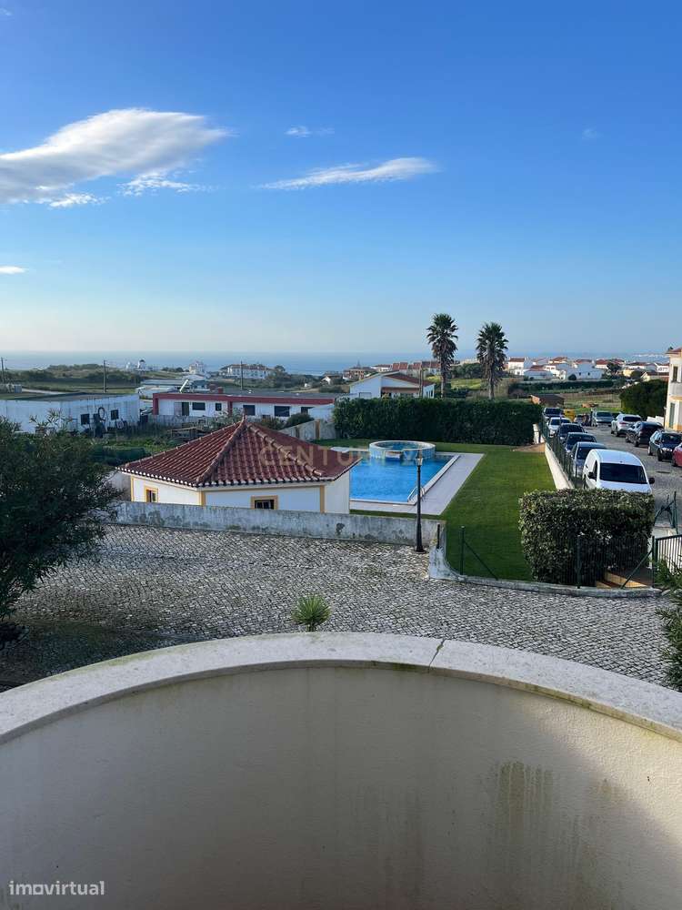 Moradia T4 em condomínio fechado com piscina, vista mar e walking dist-27