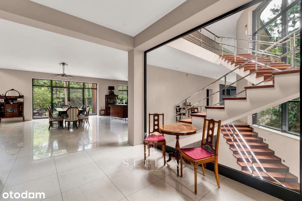 Luksusowa rezydencja z basenem w Strefie A-7