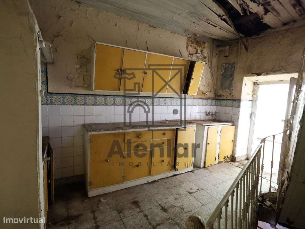 Oportunidade de Investimento no Centro Histórico de Alenquer - Bair...-13