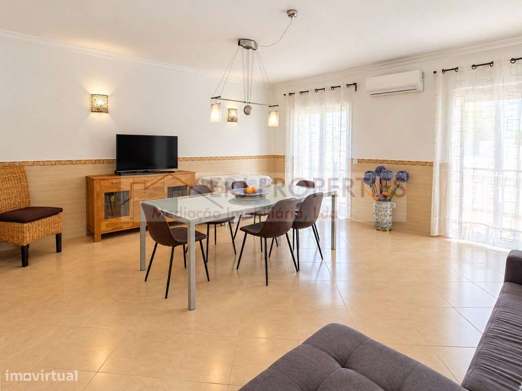 Moradia de Charme em Altura | 3 Quartos, Garagem e a 950 m da Praia-11