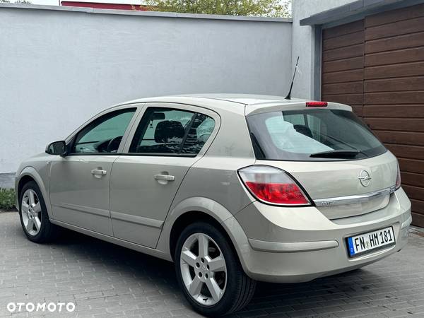 Opel Astra 1.8 Edition - 25