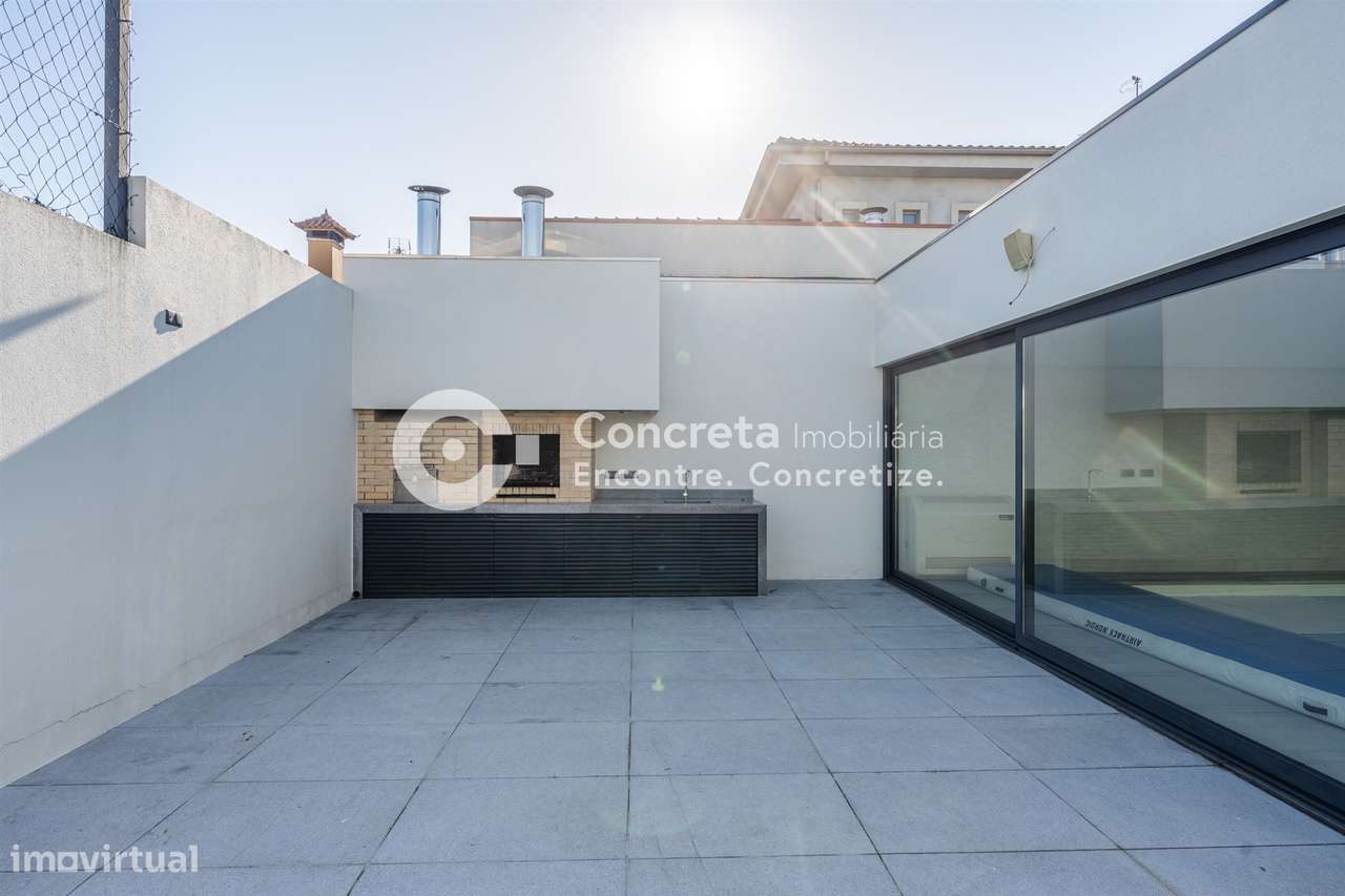 Moradia T3 com piscina interior em Tamel S. Veríssimo, Barcelos - Grande imagem: 4/52