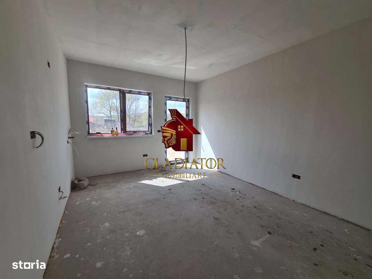 Casa plan parter deosebita, Lunca Cetatuii Ciurea, la asfalt, zona vis-18